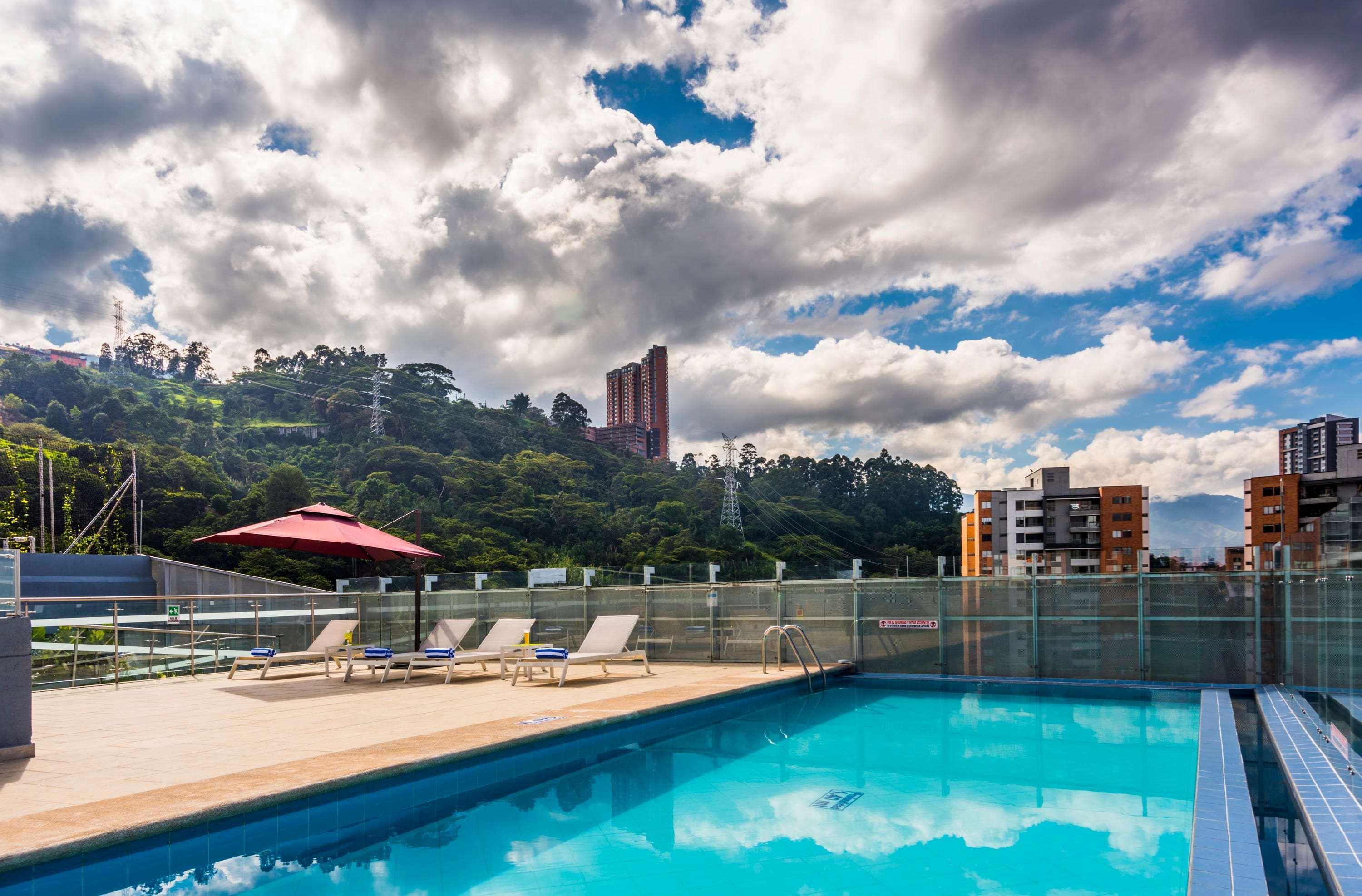 Hotel La Quinta by Wyndham Medellín Exterior foto